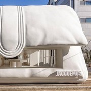 Gemas! Toko Pop-up Jacquemus di Seoul Hadir dalam Bentuk Tas, Apa Isinya?