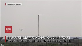 VIDEO: Kebakaran TPA Rawakucing Ganggu Penerbangan