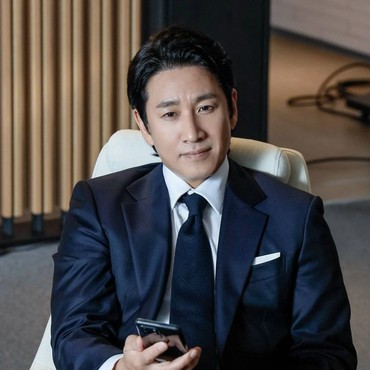 Tetangga Sebut Lee Sun Kyun Berwajah Muram Sebelum Hilang & Ditemukan Tewas