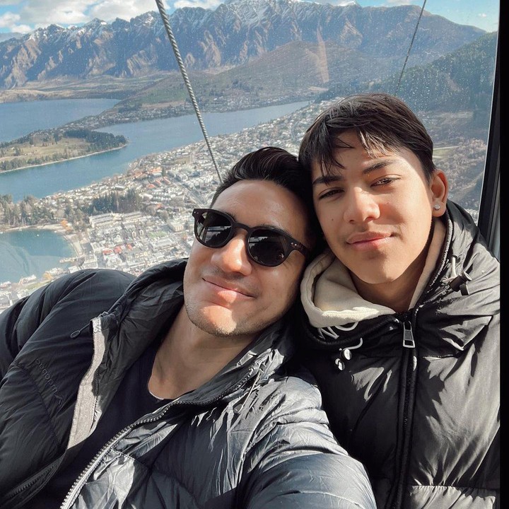 <p>Banyak netizen yang kagum dengan kedekatan Ayah dan anak ini, Bunda. Tak sedikit yang menyebut keduanya seperti kakak dan adik. (Foto: Instagram: @andrew.white._)</p>