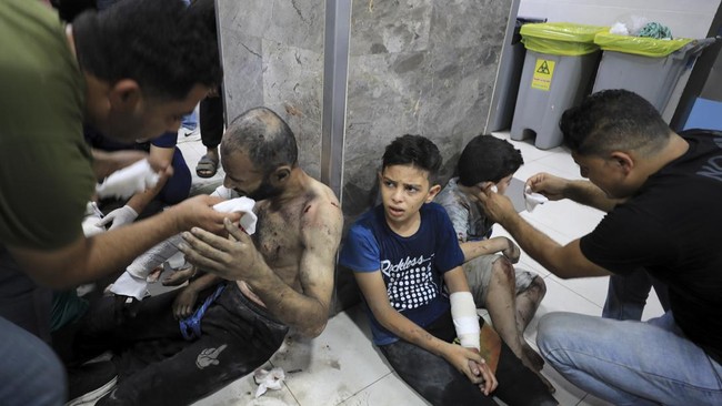 WHO menyebut bencana kesehatan masyarakat segera terjadi di Gaza akibat kerusakan infrastruktur sanitasi hingga komplikasi kesehatan di tengah perang.