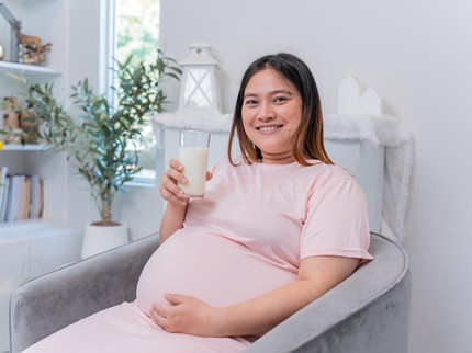 Kapan Sebaiknya Minum Susu Ibu Hamil, Pagi atau Malam Harikah? Cek Waktu