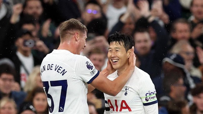 Tottenham Hotspur meraih kemenangan 2-0 atas Fulham dalam derby London pada pekan kesembilan Liga Inggris.