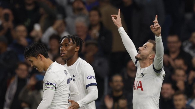 Tottenham Hotspur gusur Manchester City dari puncak klasmen hingga Islam Makhachev dianggap sehebat Khabib Nurmagomedov mewarnai Top 3 Sports edisi kali ini.