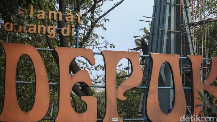 Kota Depok membangun Tugu di Perbatasan Jakarta-Margonda. Yuk Intip progresnya.