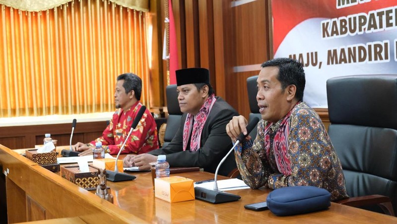 Sekretaris Daerah Kab. Klaten berharap visitasi monev KIP 2023 oleh Komisi Informasi Provinsi Jawa Tengah membawa dampak positif terhadap PPID Kab. Klaten.