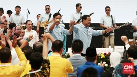 Mengulas Makna Warna Biru yang Dipakai Prabowo-Gibran
