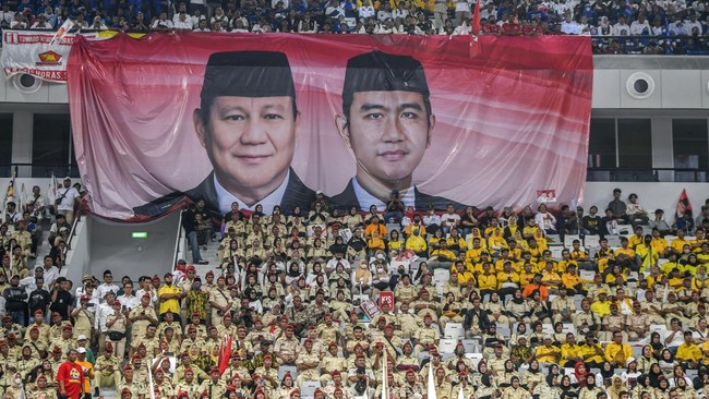 Struktur gemuk bertabur bintang TKN Prabowo-Gibran bisa jadi penentu pemenangan, tapi juga rentan berjarak dengan akar rumput jika tak disertai visi-misi jelas.