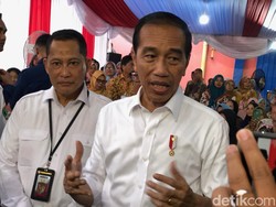 Jokowi Pastikan Bantuan Beras 10 Kg Lanjut ke Desember