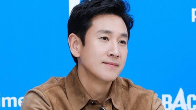 Sejumlah drama dan film Korea Selatan menunda rangkaian promosi menyusul kabar kematian Lee Sun-kyun pada hari ini.