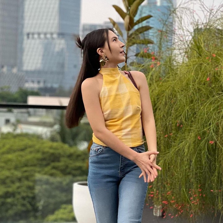 <p>Sejak beberapa tahun terakhir, Olivia juga aktif membuat konten di TikTok @OJOliviaJensen. Ia kerap membagikan aktivitas dan kehidupannya di sana. (Foto: Instagram @oliviajensen)</p>