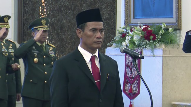 Menteri Pertanian Amran Sulaiman berseloroh alam ikut memberkati saat dia kembali ditunjuk menjadi menteri oleh Presiden Joko Widodo (Jokowi).
