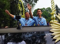 Prabowo Bangga Naik Maung Pindad ke KPU: Mobil Buatan Anak Indonesia!