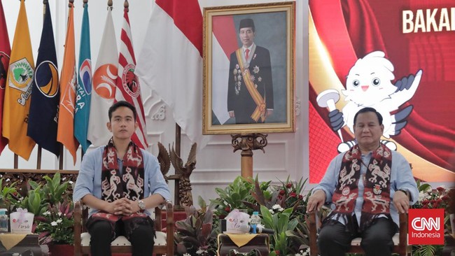 Dokumen visi misi pasangan capres dan cawapres Prabowo Subianto-Gibran Rakabuming Raka mencantumkan nama Presiden Joko Widodo (Jokowi) sebanyak 17 kali.