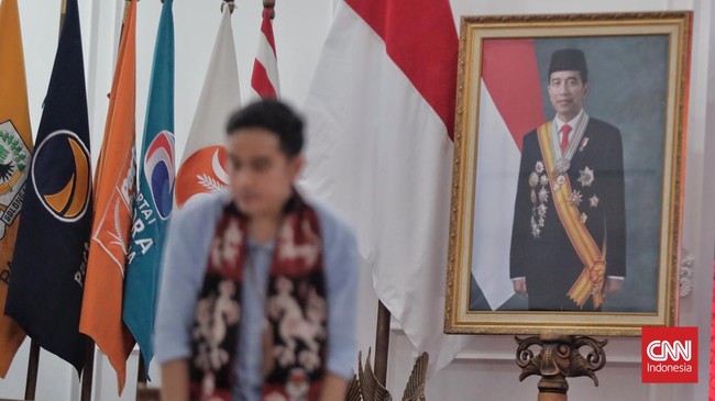 Partai Golkar merespons pernyataan Sekjen PDIP soal status Gibran usai menjadi bakal cawapres Prabowo Subianto.