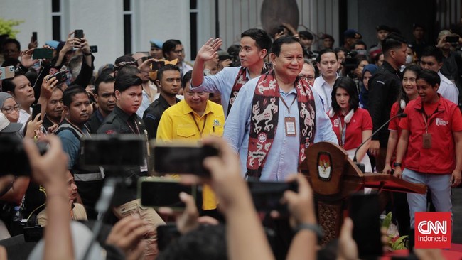 TKN menyebut penggunaan mobil listrik sebagai bukti komitmen Prabowo-Gibran melanjutkan program hilirisasi yang dicanangkan Presiden Jokowi.