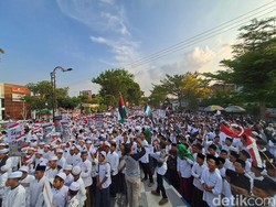 MUI Ajak Umat Salat Gaib Berjamaah di Lapangan Gasibu Bandung