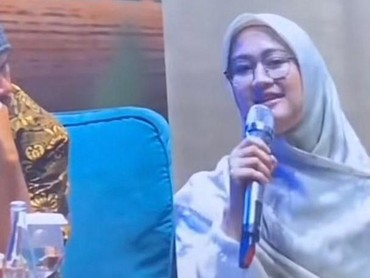 img-title Kisah Rumah Tangganya Viral, Wanita yang Bertanya ke Hanan Attaki Minta Maaf