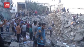VIDEO: Gereja di Gaza Hancur Karena Bom, Israel Klaim Tidak Sengaja