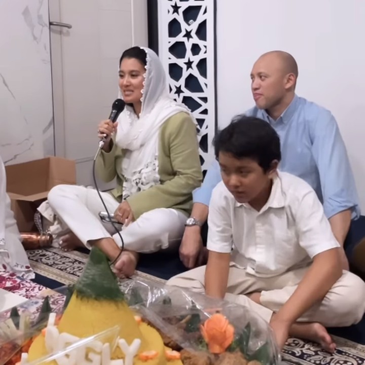 <p>Usut punya usut, ternyata Maggali meminta perayaan ulang tahunnya ini diadakan bersama anak yatim. Selain itu, ia juga tidak ingin ada acara meniup lilin. (Foto: Instagram: @marcella.zalianty)</p>