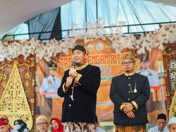 Cak Fauzi Wajibkan ASN Pakai Baju Adat Keraton Selama Hari Jadi Sumenep