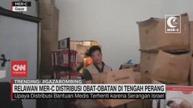 VIDEO: Relawan MER-C Distribusi Obat-Obatan di Tengah Perang