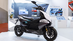 Ion Mobility dan TVS Mesra Garap Skutik Listrik Project Dynamo