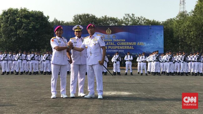 KSAL Laksamana Muhammad Ali memimpin serah terima tiga jabatan strategis di lingkungan TNI AL, di Mabes Angkatan Laut, Jakarta Timur, Kamis (27/10).