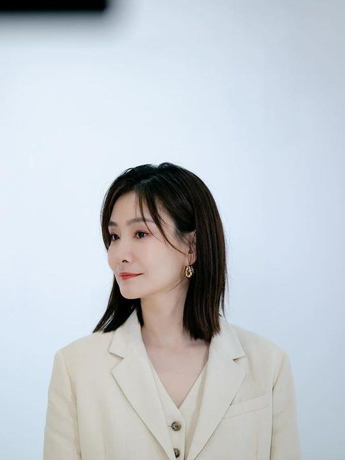 Park Hyo Joo Deretan Aktris Cantik yang Bersahabat dengan Song Hye Kyo!
