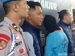Keji! Peri Bunuh dan Gantung Ayu di Depan Sang Anak