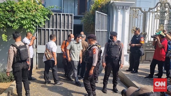 Nama Alex Tirta menjadi perhatian belakangan ini usai ia terseret dalam pusaran dugaan kasus pemerasan Ketua KPK Firli Bahuri terhadap Syahrul Yasin Limpo.