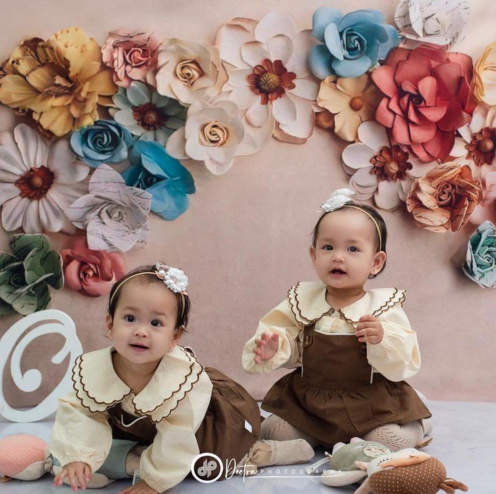 <p>Bayi kembar yang dilahirkan secara caesar dengan metode ERACS ini diberi nama Alma dan Alsha. Keduanya baru saja merayakan ulang tahunnya yang pertama, lho. (Foto: Instagram: @anisarahma_12)</p>
