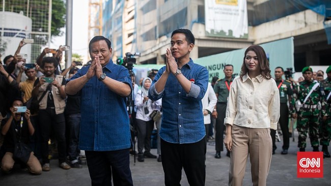 KPU menegaskan mengikuti putusan MK yang mengubah pasal soal syarat usia pencalonan presiden dan wakil presiden.