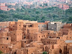 Kenapa Tidak Ada Kursi di Ruang Tamu Rumah Arab? Ini Jawabannya