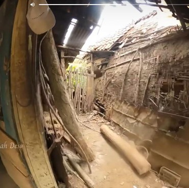 7 Potret Gubuk Reyot Aktor Lawas Sunandar di Hutan, Ranjang Kayu & Lantai Tanah