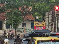 Tak Hanya di Solo, Spanduk Petruk Ojo Ilang Jowone Juga Marak di Semarang