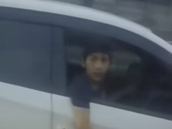Viral Pemobil Acungkan Sajam, Lakukan Ini untuk Hindari Begal