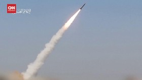 VIDEO: Rudal Hamas Serang Pemukiman di Tel Aviv