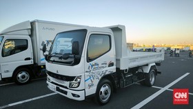 Kenapa Truk di Jepang Warnanya Putih?