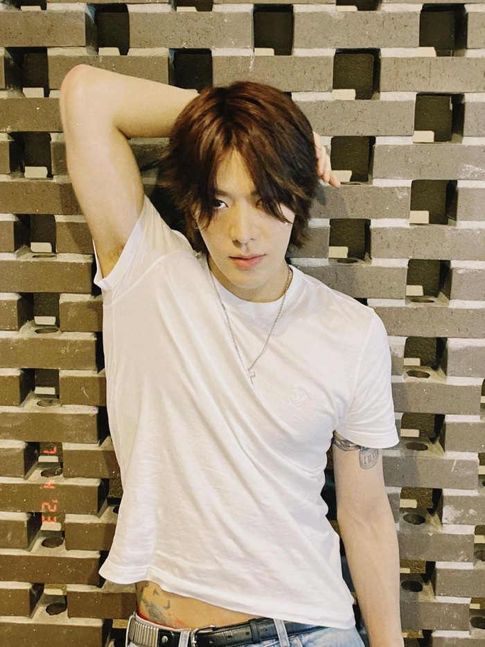 Di berbagai kesempatan, Yuta kerap kali tampil menawan dan penuh pesona, serta menunjukkan usaha yang terbaik terutama untuk para penggemar, Beauties./ Foto: instagram.com/yuu_taa_1026