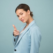 6 Tanda yang Menunjukkan Kamu Seorang Alpha Female, Salah Satunya Tidak Butuh Validasi!