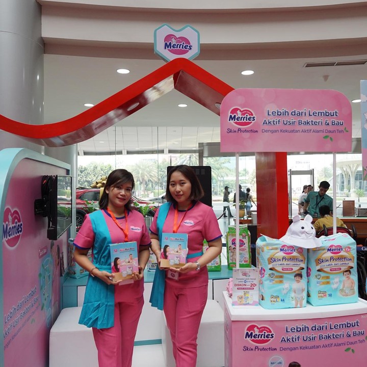 <p>Popok Merries memberikan berbagai penawaran menarik yakni diskon hingga 35 persen. Selain itu, Bunda juga akan mendapatkan gratis topi bayi untuk pembelian all product. Ayo buruan Bunda, jangan sampai kehabisan.  (Foto: Yuri Hanggrian Fauzi/ HaiBunda)</p>