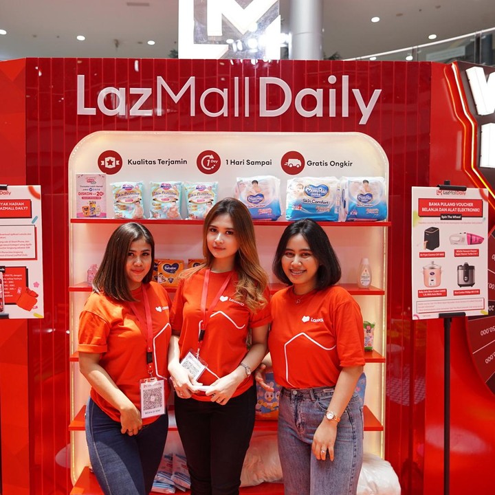 <p>Dalam acara ini, Bunda akan melihat booth LazMall Daily yang berada di tengah-tengah area. Booth ini menyediakan berbagai hadiah dan voucher belanja hingga Rp500 ribu. (Foto: Yuri Hanggrian Fauzi/ HaiBunda)</p>