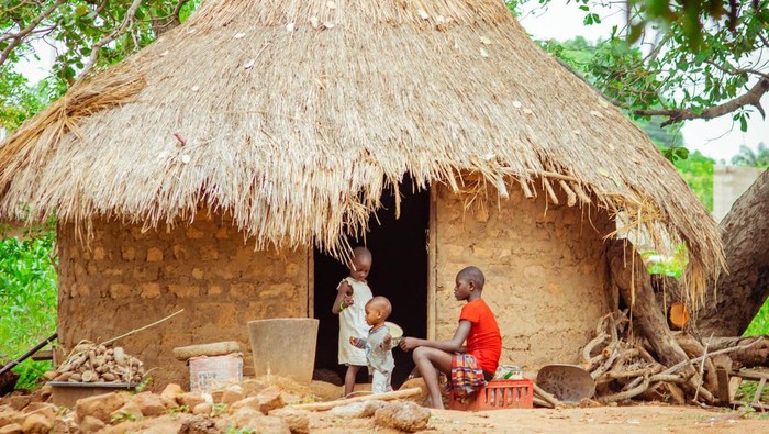 3 Daftar Desa di Indonesia yang Menolak Aliran Listrik, Ternyata Ini Alasannya!