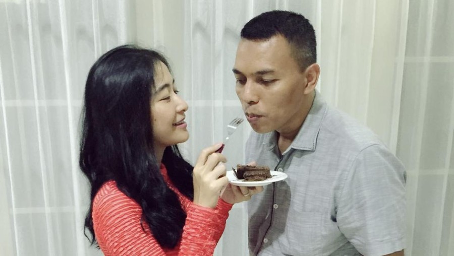 Momen Uut Permatasari dan Suami Rayakan Ultah hingga Syukuran