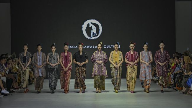 Kebaya dalam Mesin Waktu dari Abad 16 dan Kekinian Kebaya dalam Mesin Waktu dari Abad 16 dan Kekinian