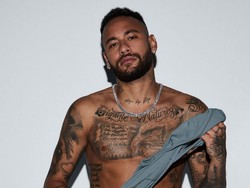 Kim Kardashian Rilis Pakaian Dalam untuk Pria, Gandeng Neymar Jadi Model