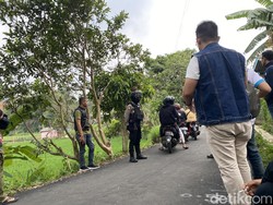 Densus Tangkap Dua Terduga Teroris di Sukabumi, Buku-Panci Disita