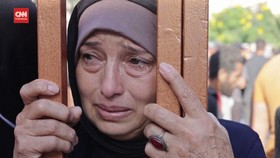 VIDEO: Air Mata Warga Gaza Saksikan Pemakaman Anak-anak Korban Perang