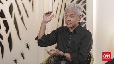 Bakal calon presiden Ganjar Pranowo menganggap demokrasi dan keadilan sedang dihancurkan oleh hakim Mahkamah Konstitusi dengan melakukan pelanggaran etik.